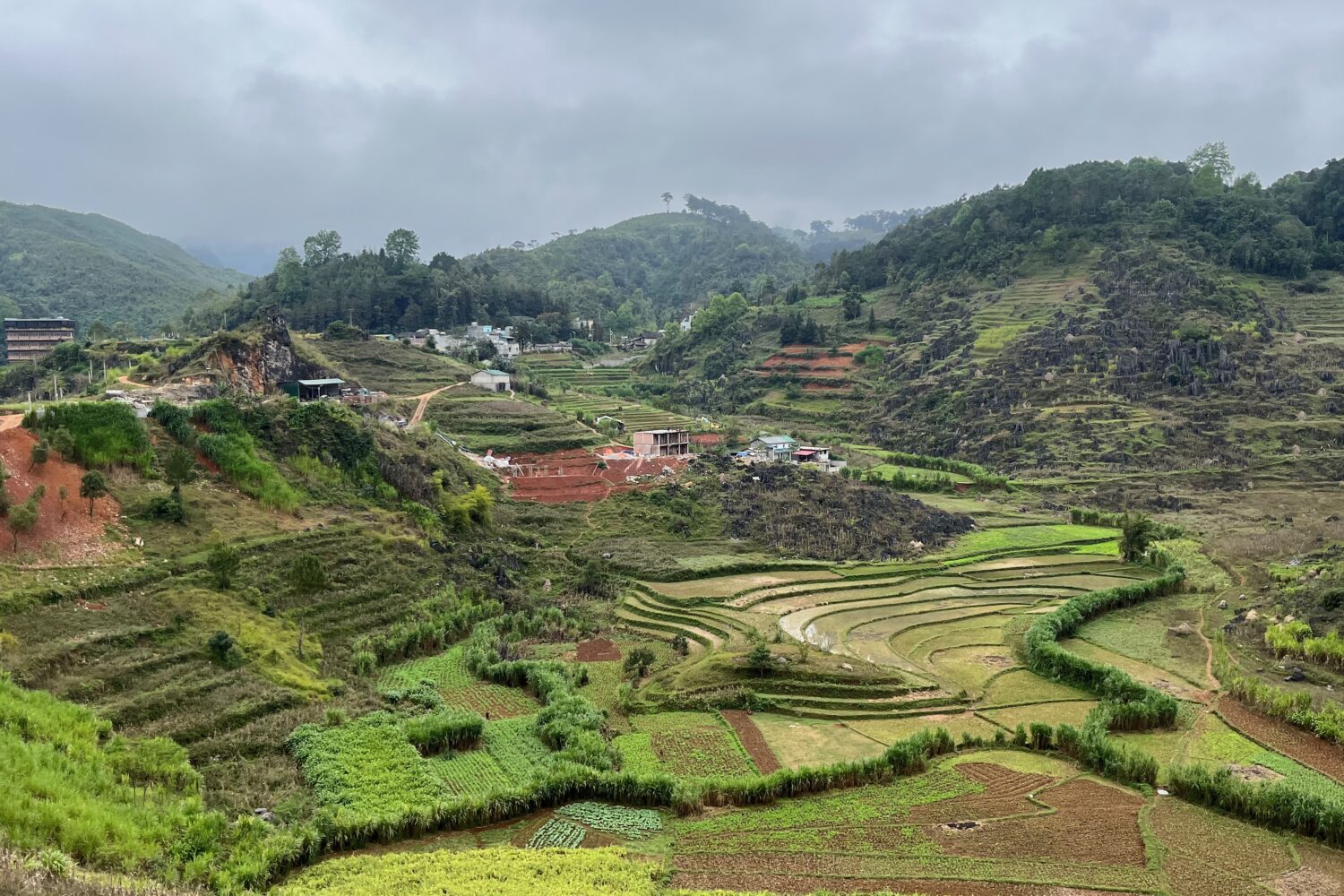 Krajina nedaleko Dong Van, provincie Ha Giang, Severní Vietnam