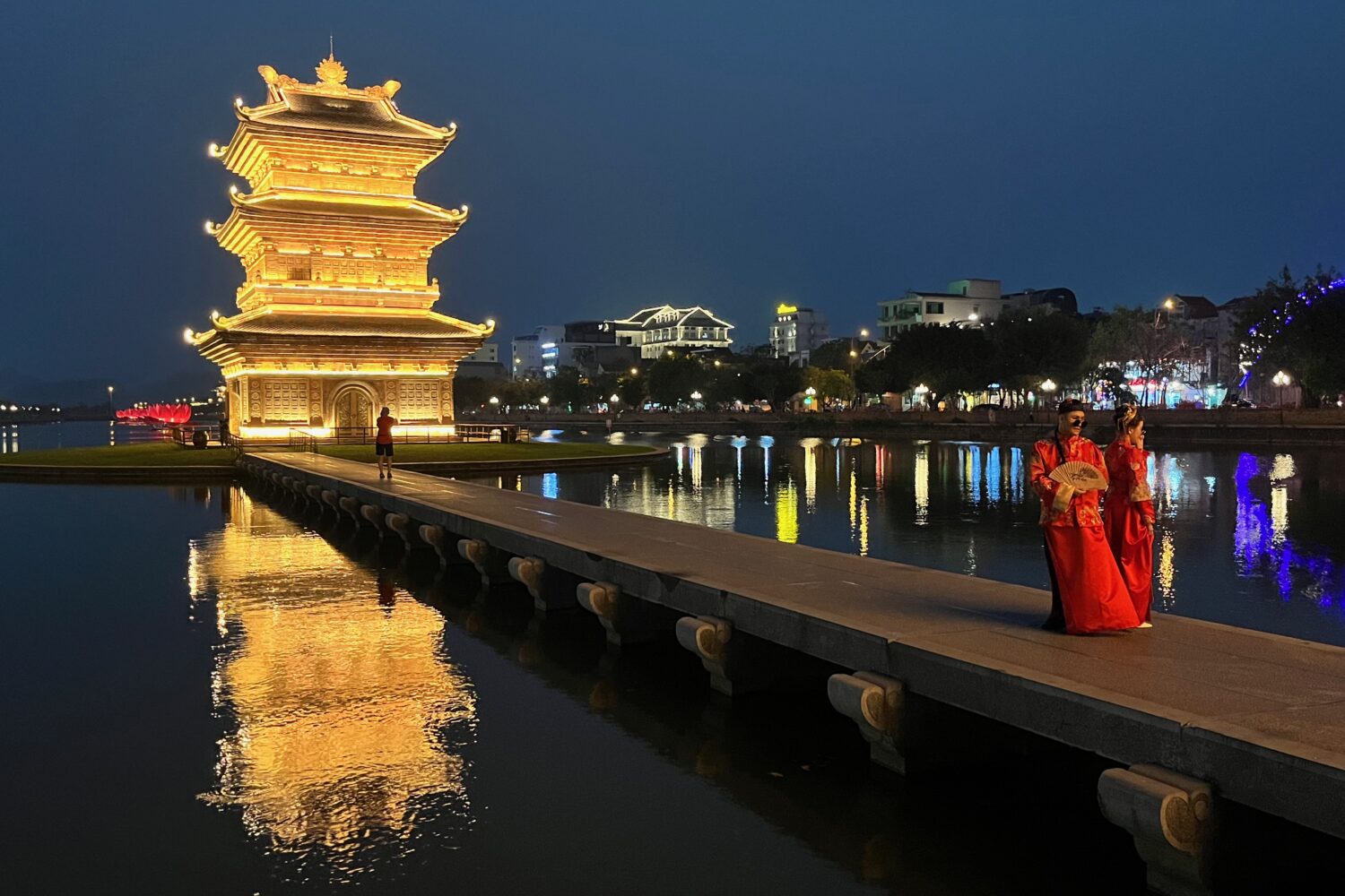 Pagoda Kỳ Lân, Ninh Binh, Severní Vietnam