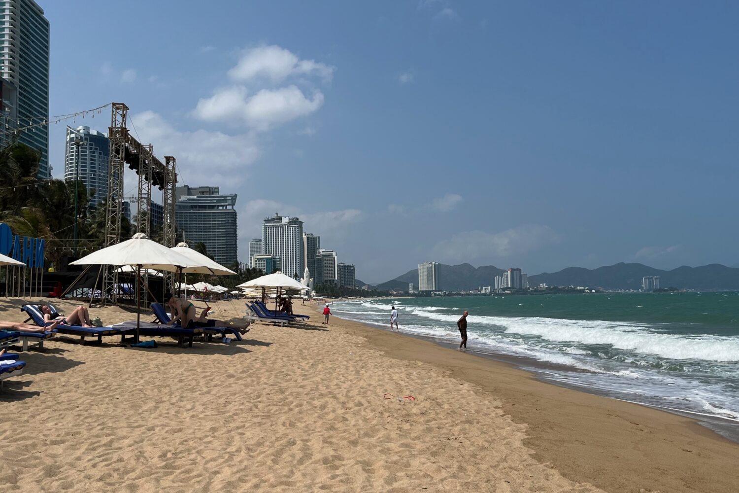 Městská pláž v Nha Trang, Jižní Vietnam